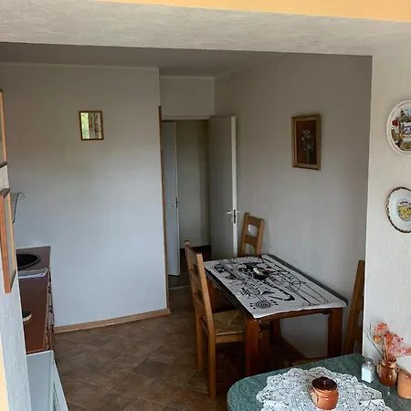 K84, 2- Bedroom - 2 Big Beds 1 Single Bed Apartman