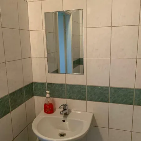 K84, 2- Bedroom - 2 Big Beds 1 Single Bed *